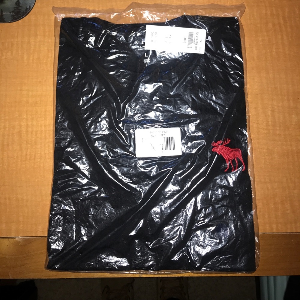 Short sleeve black Abercrombie and Fitch Tee